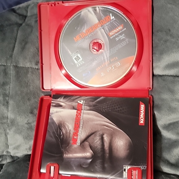 Metal Gear Solid 4 PS3 Game - Picture 5 of 6